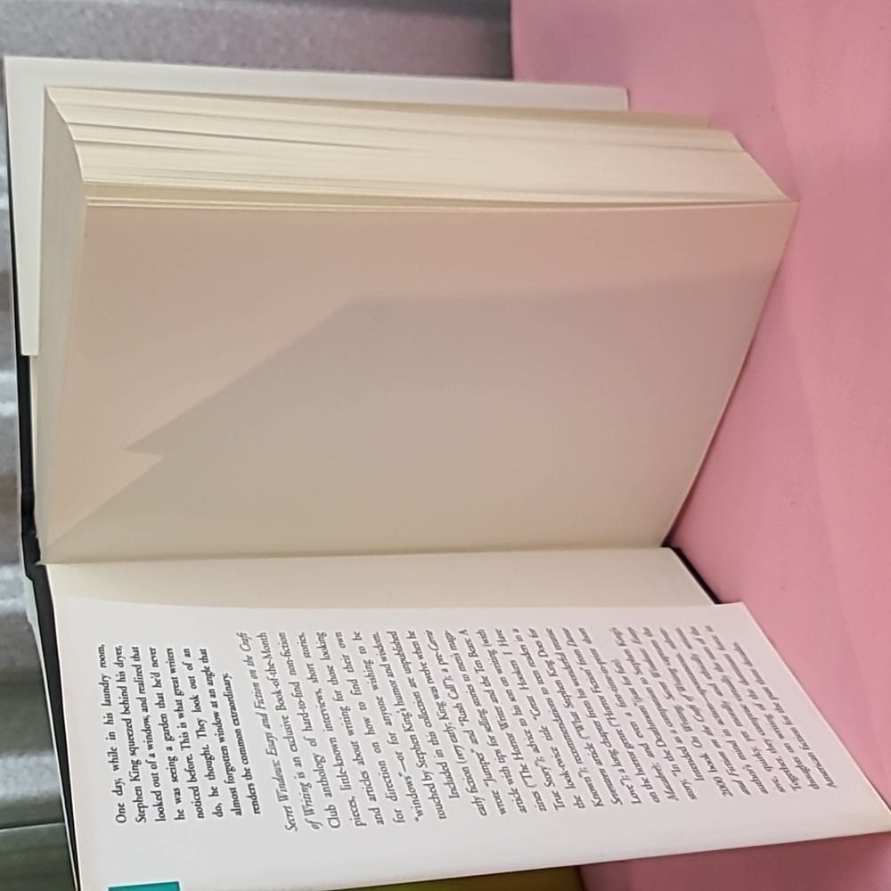 Secret Windows; Essays and Fiction on the Craft of Writing By Steven King - Picture 2 of 5